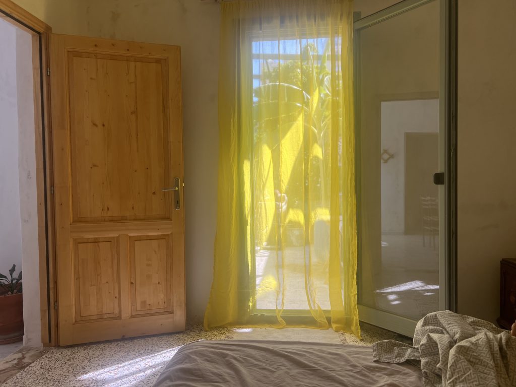 Yellow Howse. Bedroom